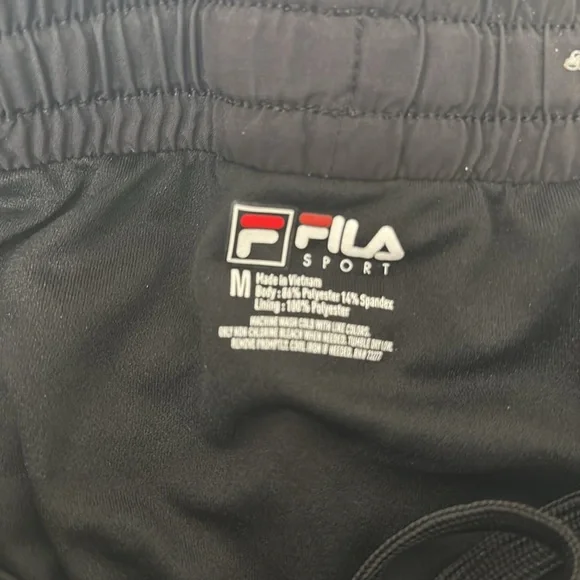 Excellent used condition fila athletic shorts - Picture 2 of 2